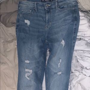 Light wash skinny jeans